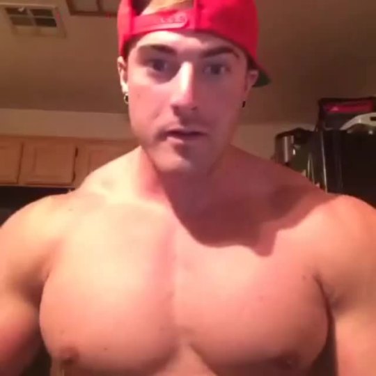 Bodybuilder Cam