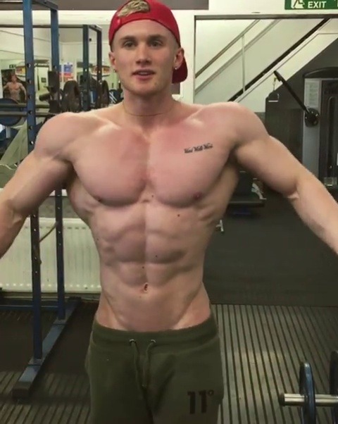 Zac Aynsley Nude