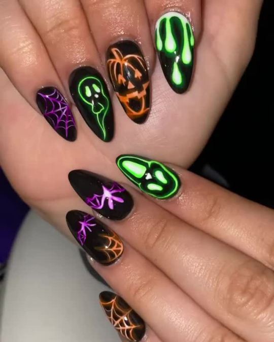 alien nails tumblr