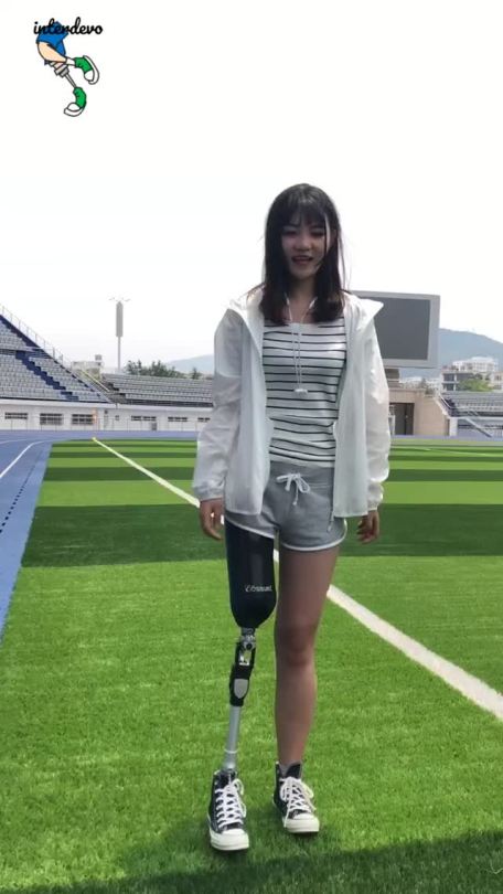 Красивые девушки без ноги. Девушка с протезом. Современные протезы ног.